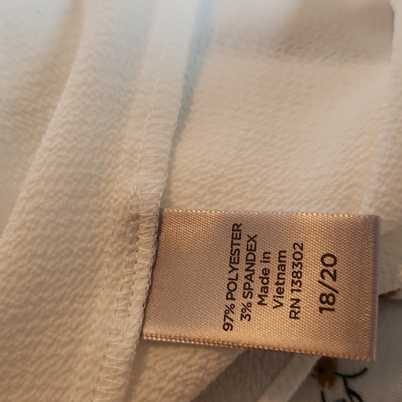 NWT Avenue Blouse - Picture 4 of 4